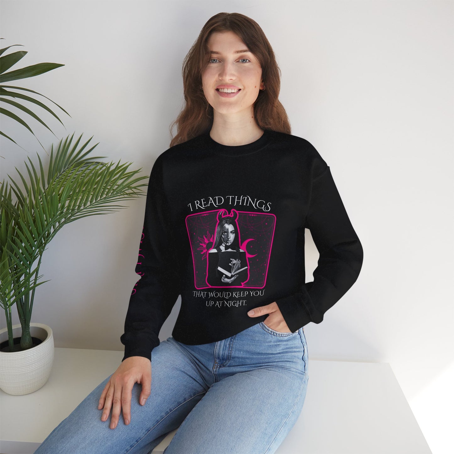 I Read Things Unisex Heavy Blend™ Crewneck Sweatshirt